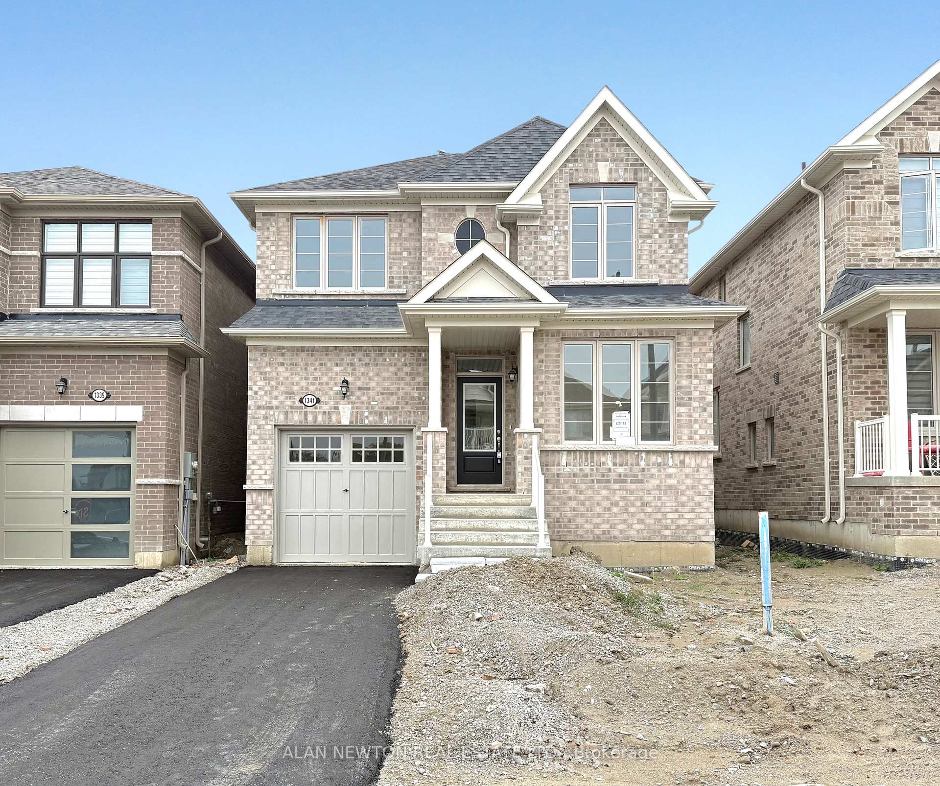 Photo 1 of 1341 Davis Loop, Innisfil, Lefroy — HOMEH