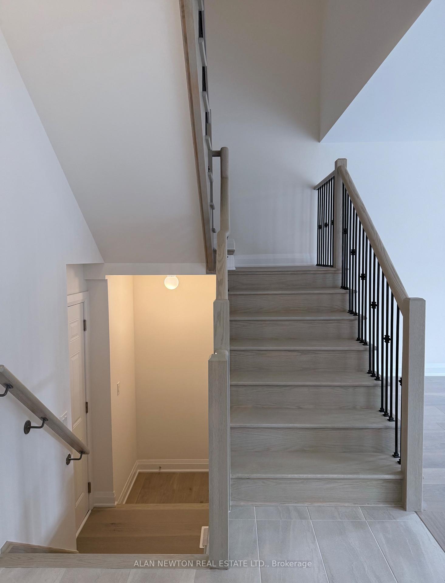 Photo 5 of 1341 Davis Loop, Innisfil, Lefroy — HOMEH