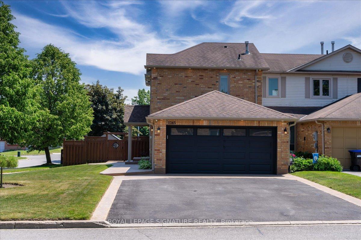 Photo 23 of 1245 Huron Court, Innisfil, Alcona — HOMEH