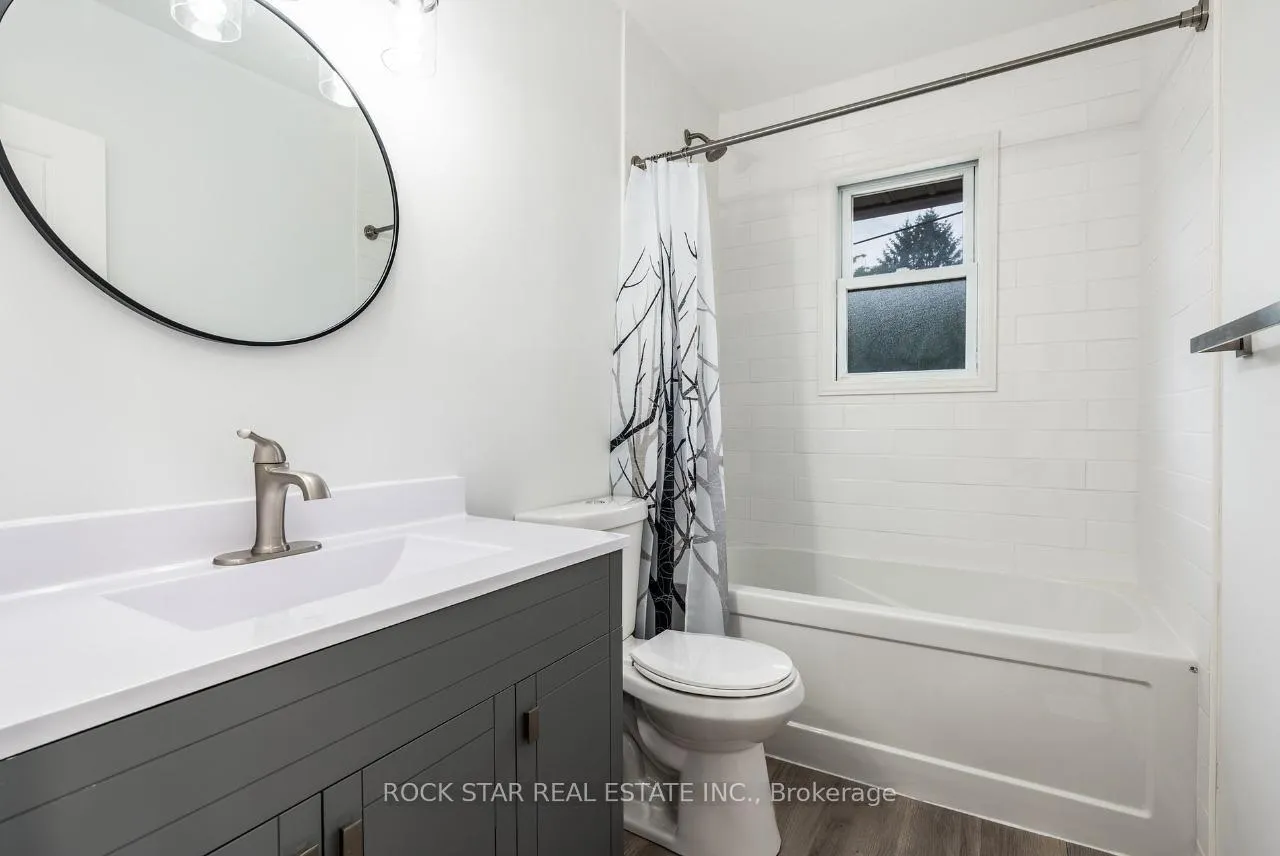 Photo 5 of Unit Upper, 16 Wildewood Avenue, Hamilton, Huntington — HOMEH
