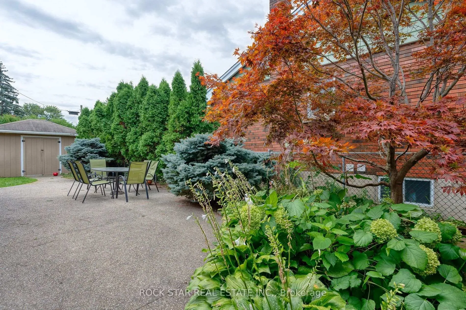 Photo 9 of Unit Upper, 16 Wildewood Avenue, Hamilton, Huntington — HOMEH