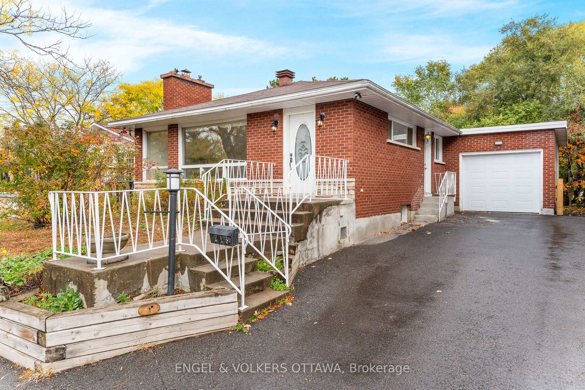 Photo 16 of 213 Royal Avenue, Ottawa, Westboro West — HOMEH