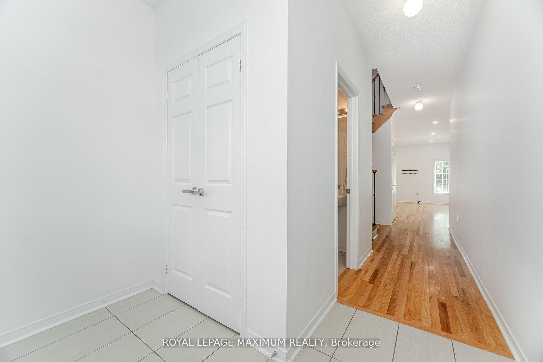 Photo 2 of 58 Gentile Circle, Vaughan, Elder Mills — HOMEH