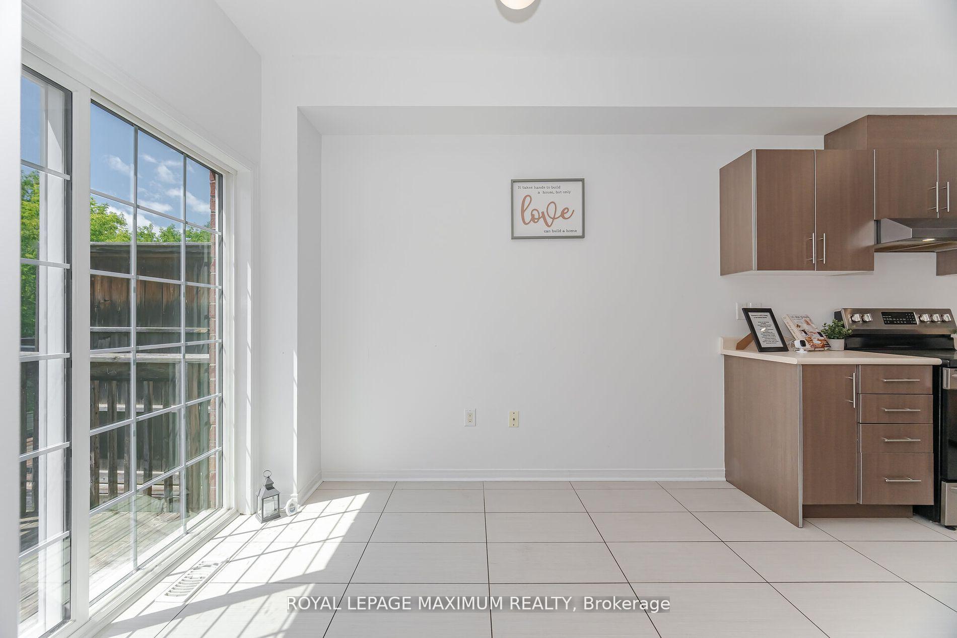 Photo 10 of 58 Gentile Circle, Vaughan, Elder Mills — HOMEH