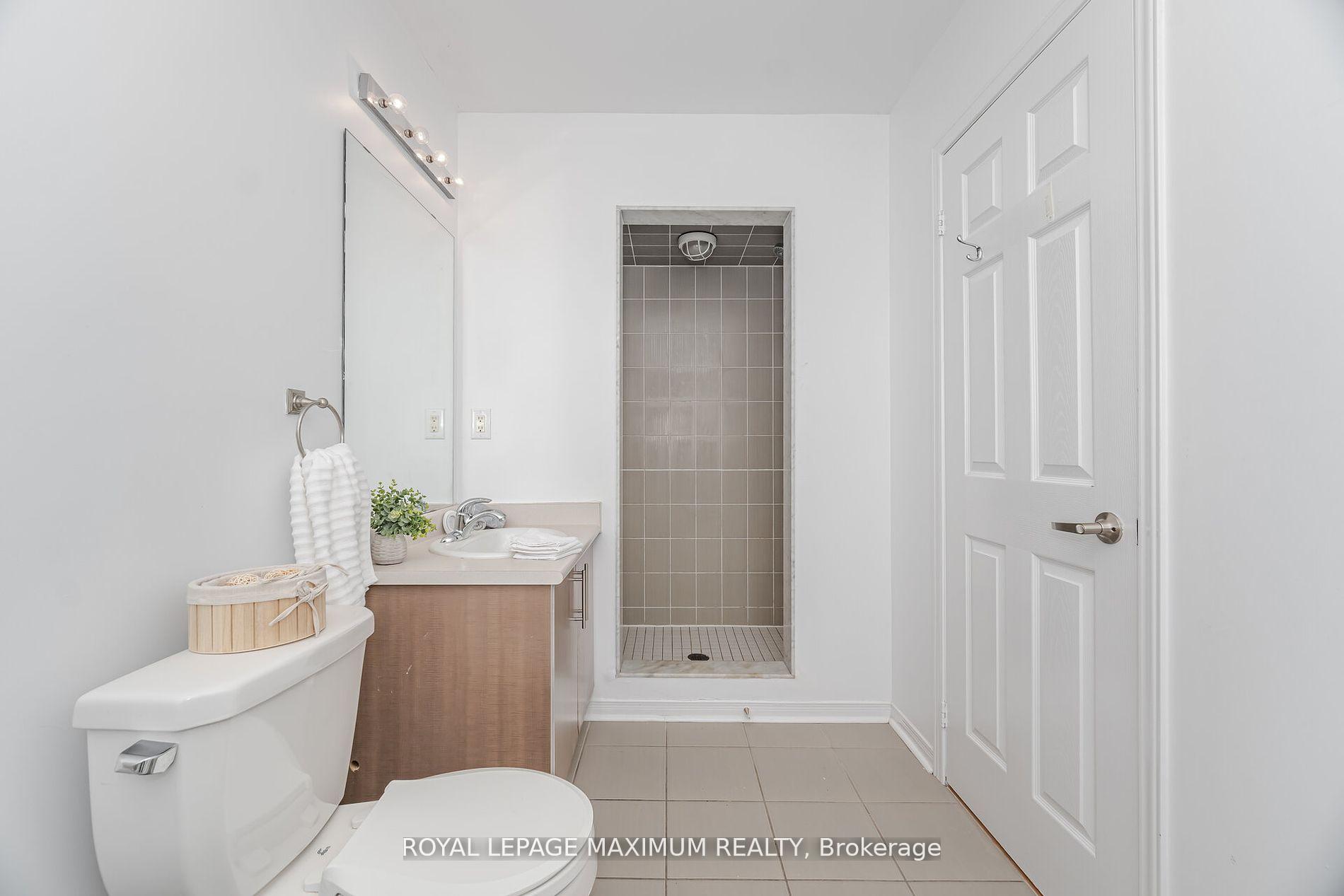 Photo 23 of 58 Gentile Circle, Vaughan, Elder Mills — HOMEH