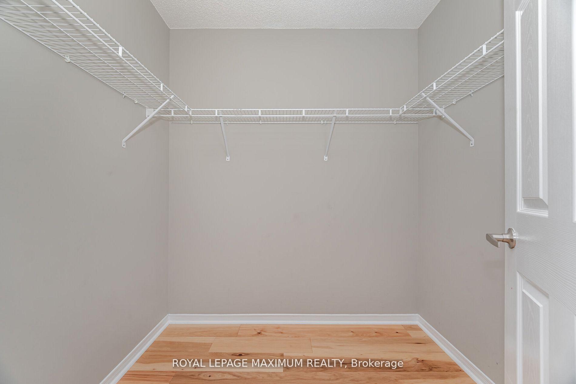 Photo 15 of 58 Gentile Circle, Vaughan, Elder Mills — HOMEH