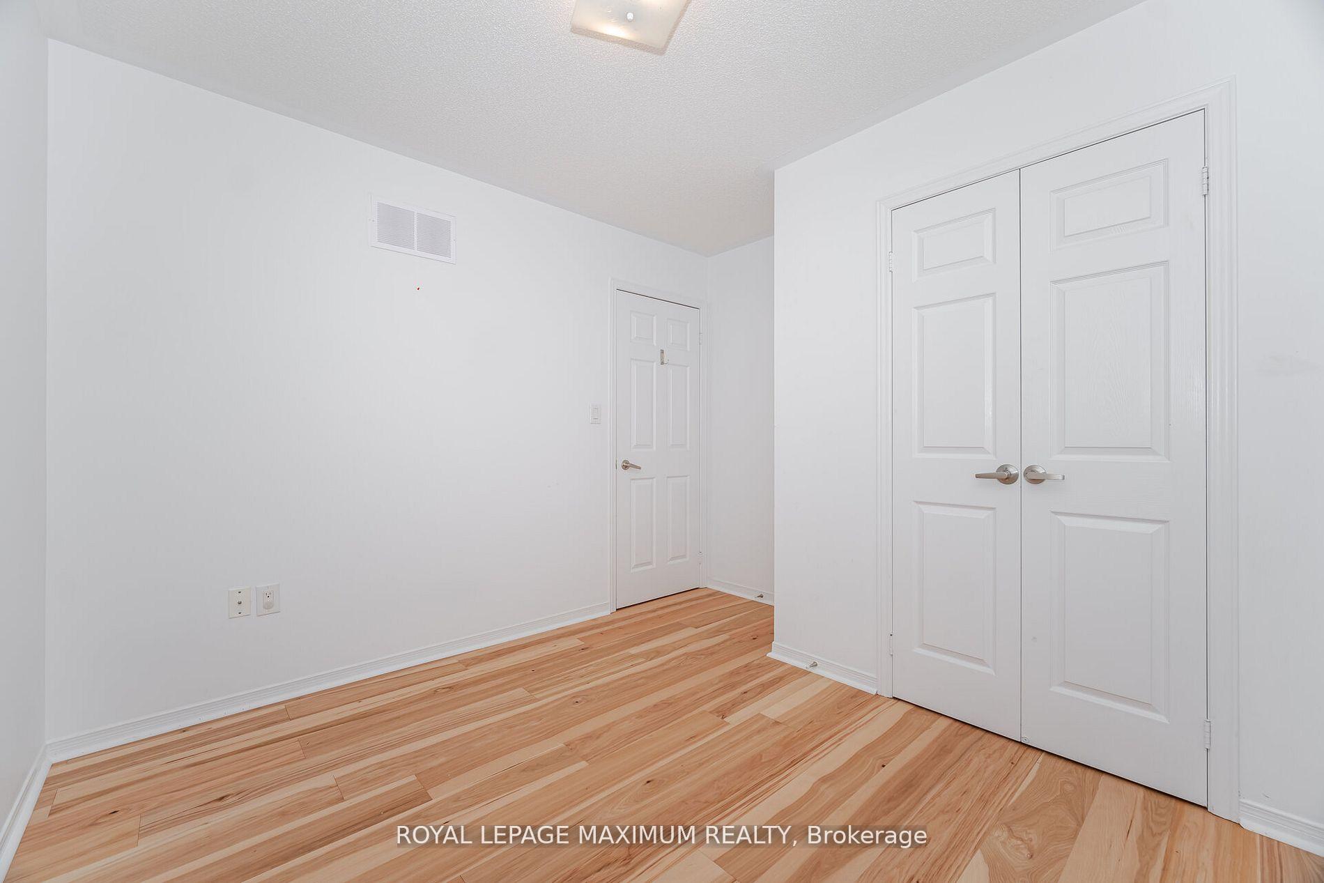 Photo 20 of 58 Gentile Circle, Vaughan, Elder Mills — HOMEH