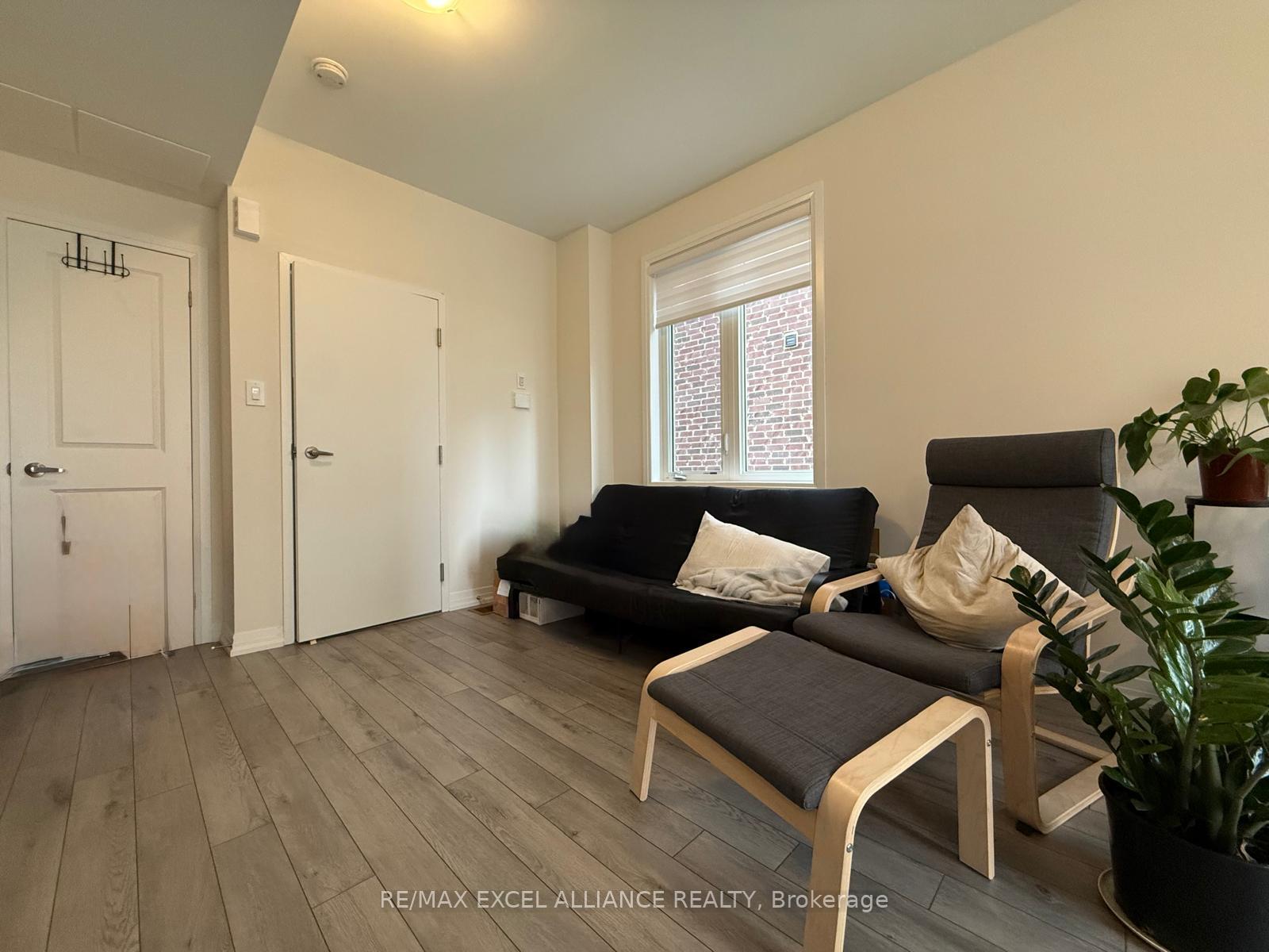 Photo 6 of Unit MAIN & LOWER, 78 Carneros Way, Markham, Cedar Grove — HOMEH