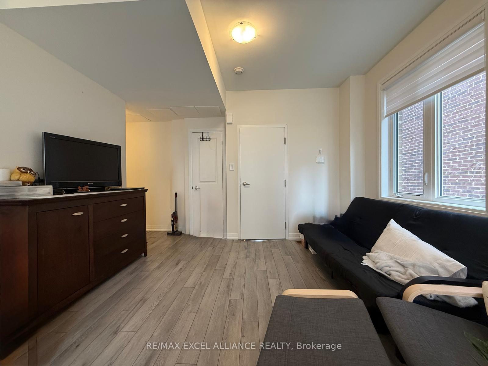 Photo 13 of Unit MAIN & LOWER, 78 Carneros Way, Markham, Cedar Grove — HOMEH
