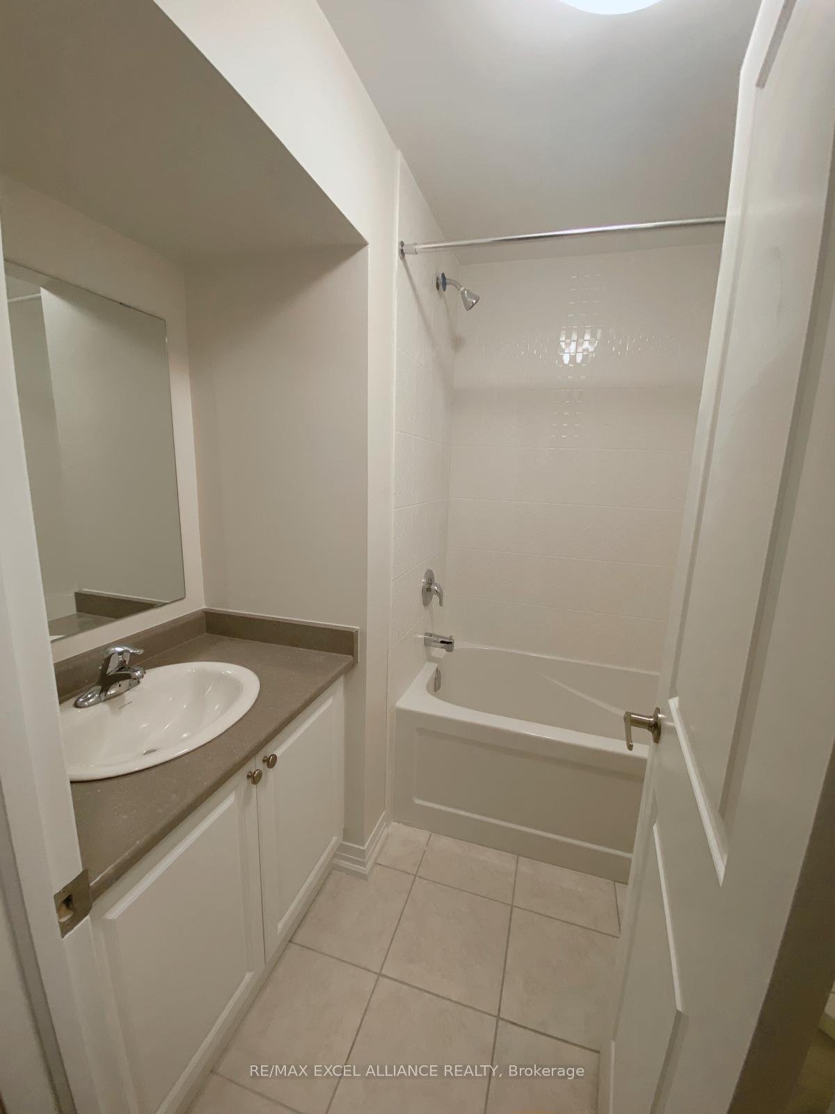 Photo 8 of Unit MAIN & LOWER, 78 Carneros Way, Markham, Cedar Grove — HOMEH