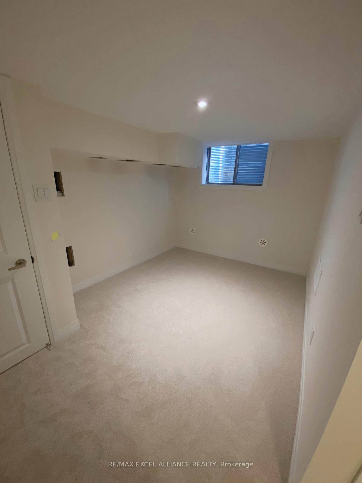 Photo 5 of Unit MAIN & LOWER, 78 Carneros Way, Markham, Cedar Grove — HOMEH