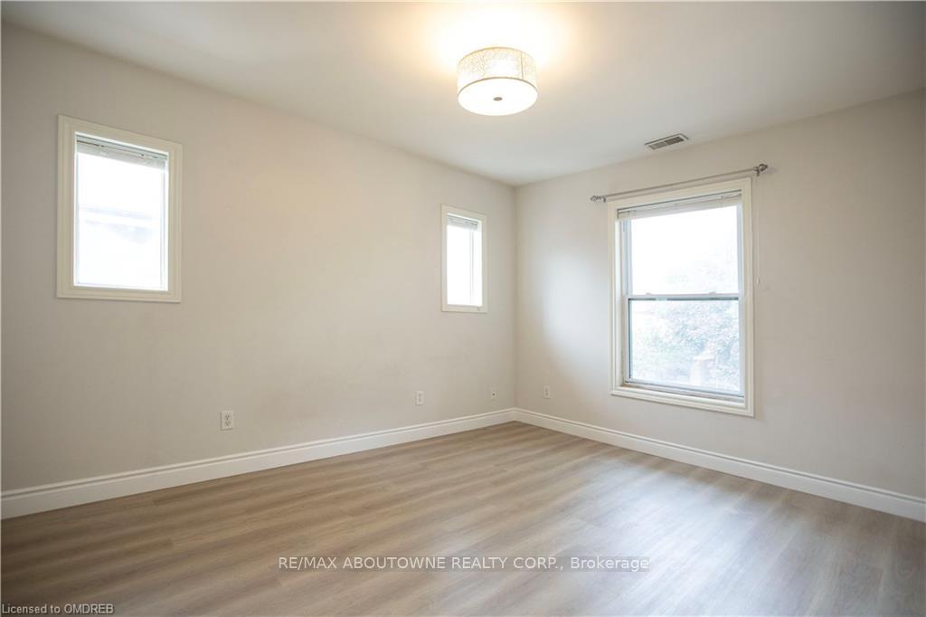 Photo 2 of Unit 2, 49 Fairleigh Avenue S, Hamilton, Gibson — HOMEH