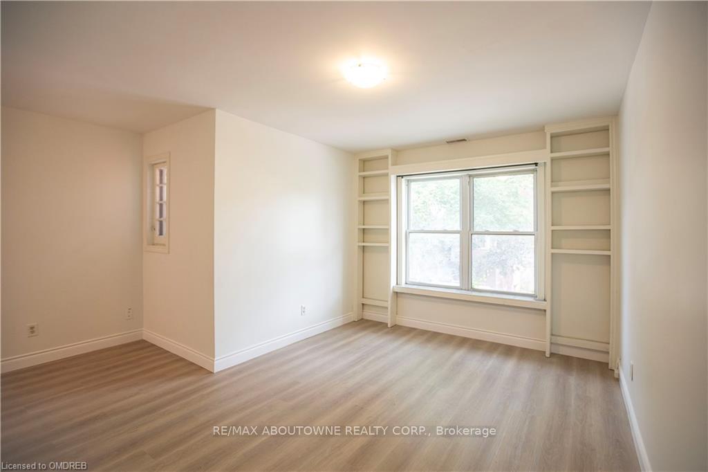 Photo 5 of Unit 2, 49 Fairleigh Avenue S, Hamilton, Gibson — HOMEH