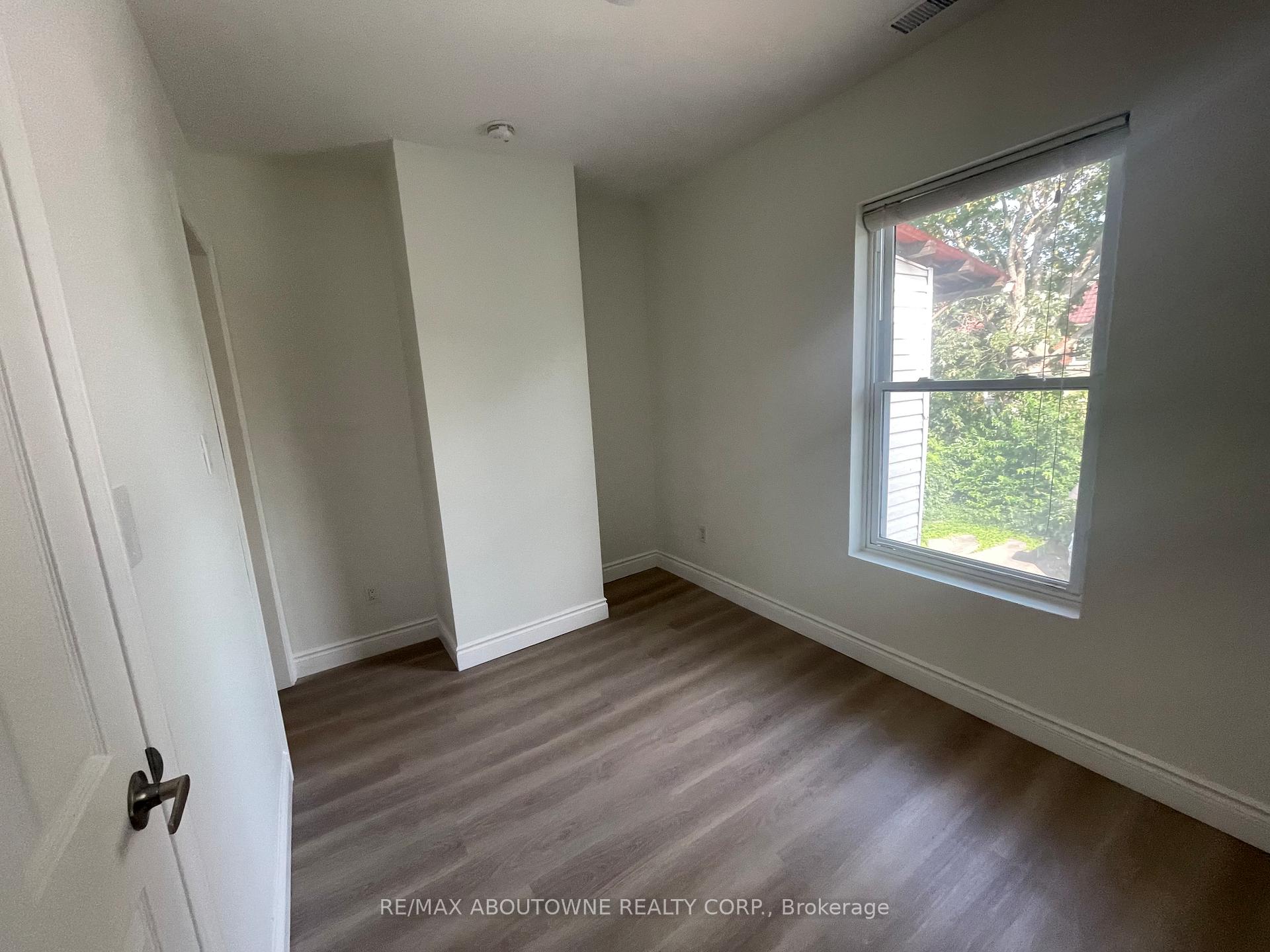 Photo 11 of Unit 2, 49 Fairleigh Avenue S, Hamilton, Gibson — HOMEH