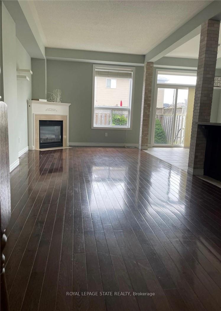 Photo 5 of 90 Marina Point Crescent, Hamilton, Winona Park — HOMEH
