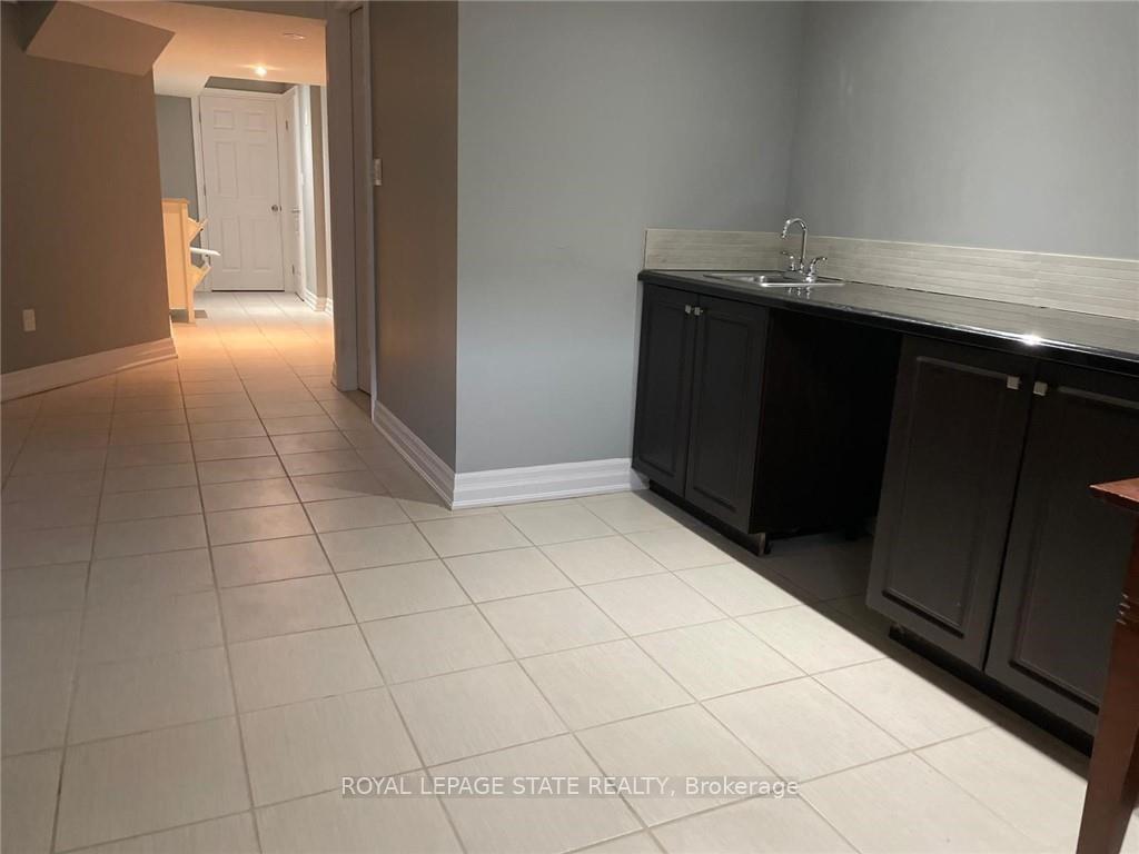 Photo 2 of 90 Marina Point Crescent, Hamilton, Winona Park — HOMEH