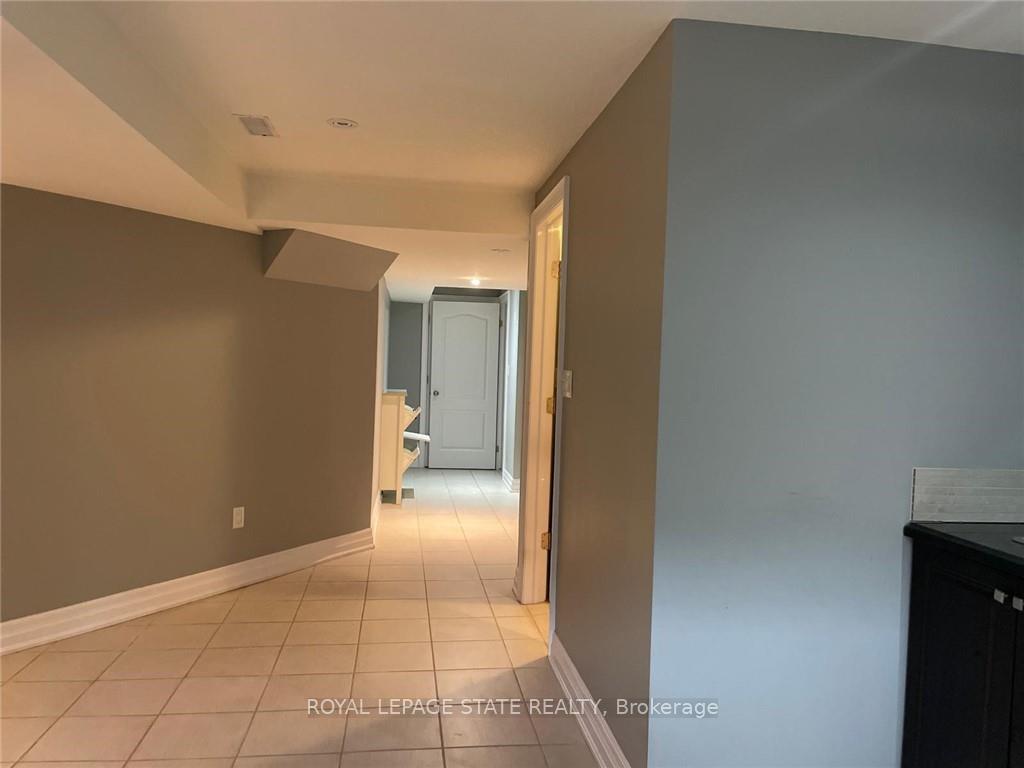 Photo 26 of 90 Marina Point Crescent, Hamilton, Winona Park — HOMEH
