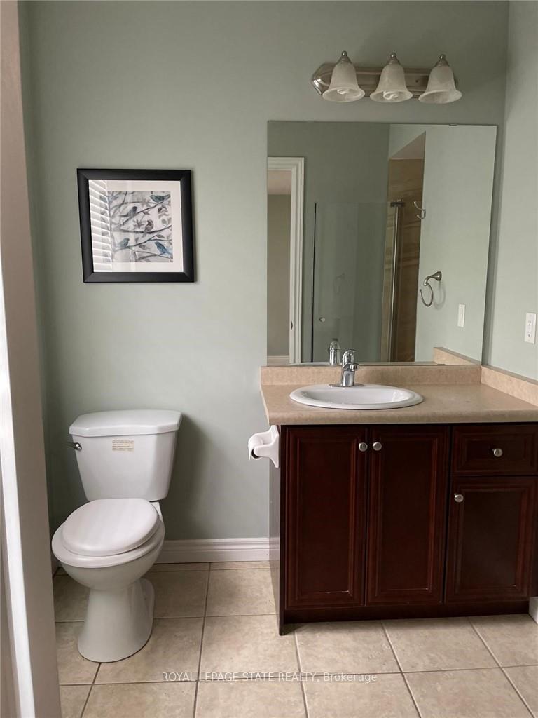 Photo 23 of 90 Marina Point Crescent, Hamilton, Winona Park — HOMEH