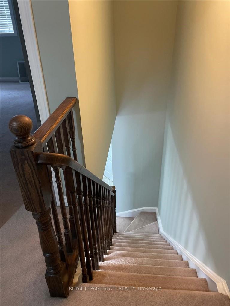 Photo 3 of 90 Marina Point Crescent, Hamilton, Winona Park — HOMEH