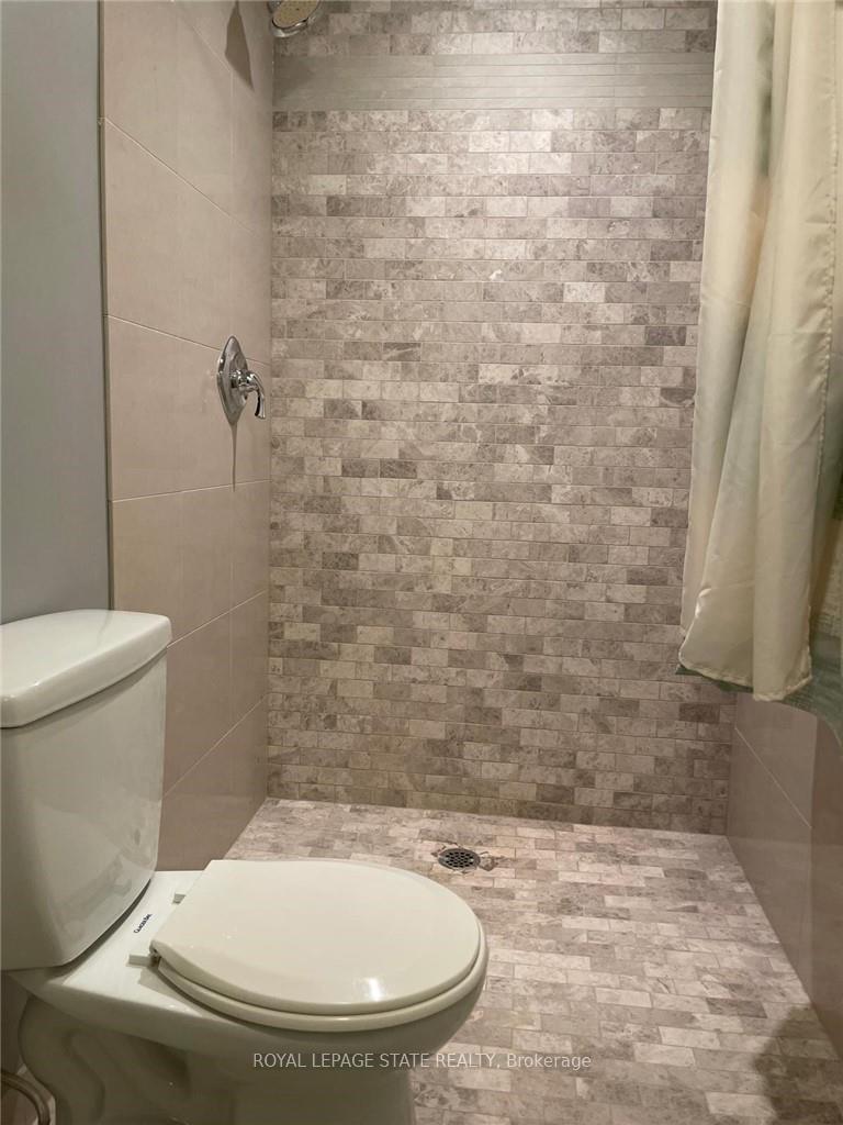 Photo 17 of 90 Marina Point Crescent, Hamilton, Winona Park — HOMEH