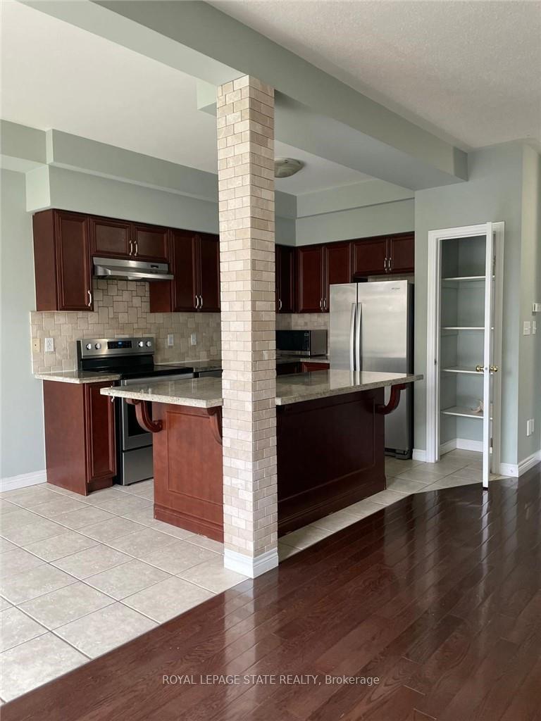 Photo 15 of 90 Marina Point Crescent, Hamilton, Winona Park — HOMEH