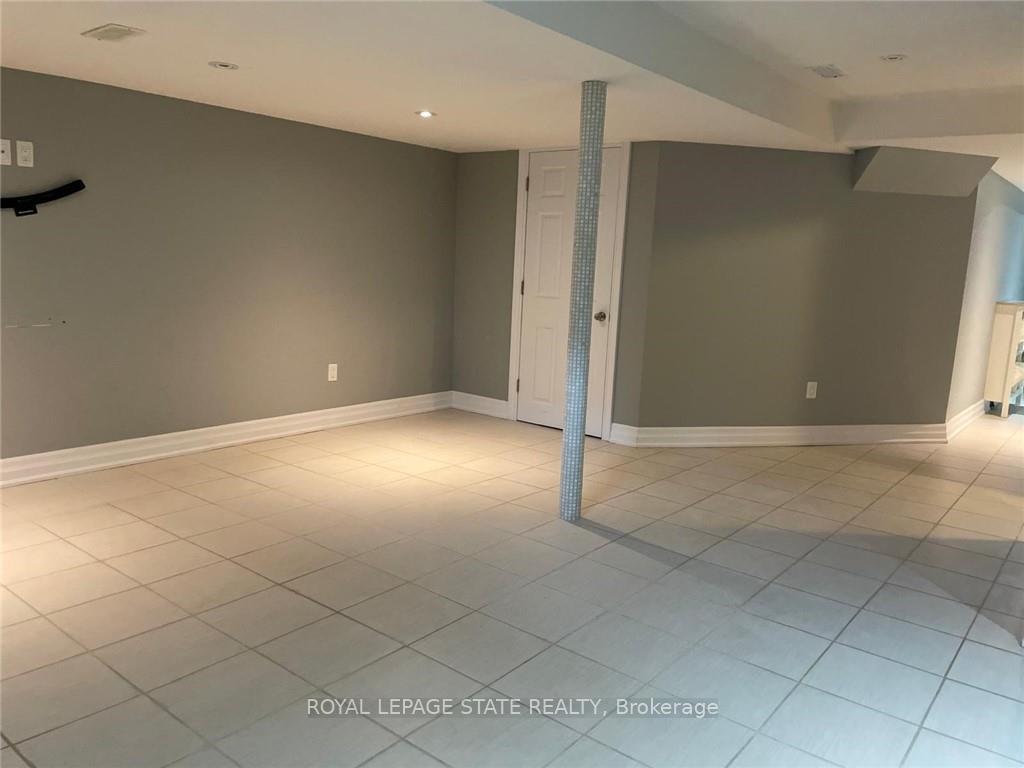 Photo 8 of 90 Marina Point Crescent, Hamilton, Winona Park — HOMEH