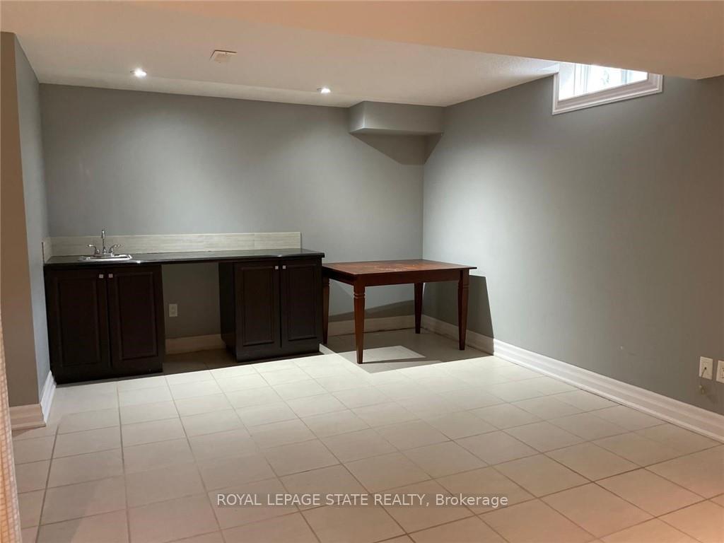 Photo 27 of 90 Marina Point Crescent, Hamilton, Winona Park — HOMEH