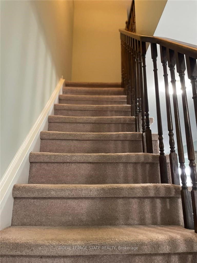 Photo 12 of 90 Marina Point Crescent, Hamilton, Winona Park — HOMEH