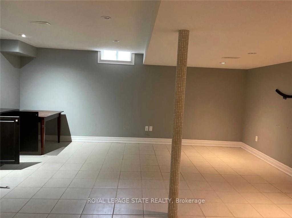 Photo 14 of 90 Marina Point Crescent, Hamilton, Winona Park — HOMEH