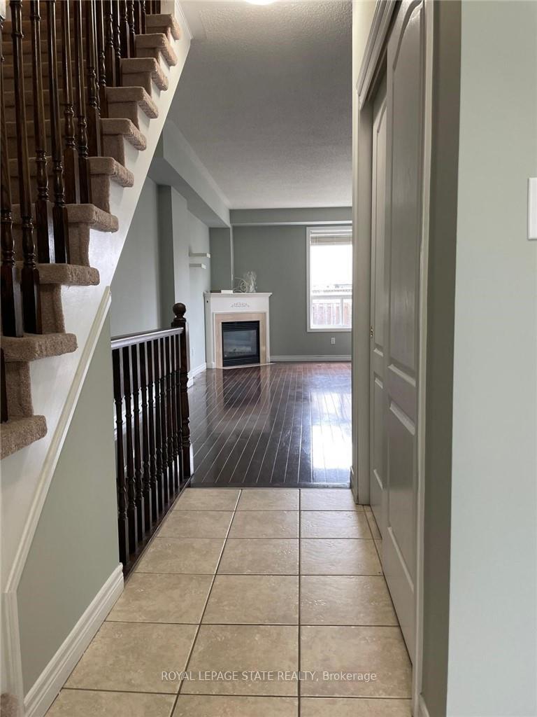 Photo 20 of 90 Marina Point Crescent, Hamilton, Winona Park — HOMEH