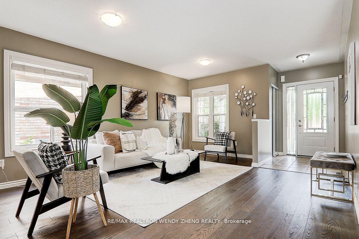 Photo 6 of 14 Valleypark Crescent, Brampton, Fletcher's Meadow — HOMEH