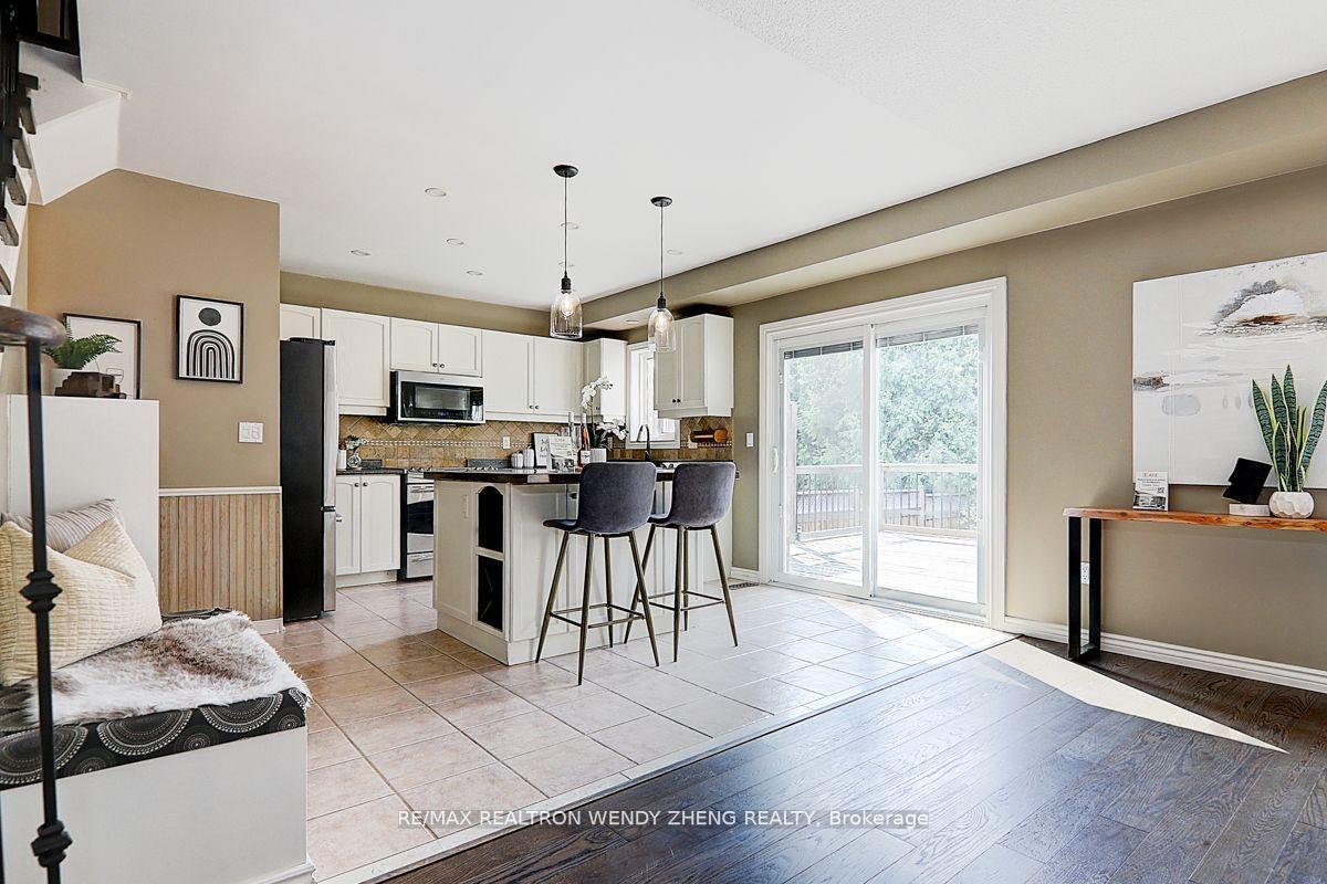 Photo 10 of 14 Valleypark Crescent, Brampton, Fletcher's Meadow — HOMEH