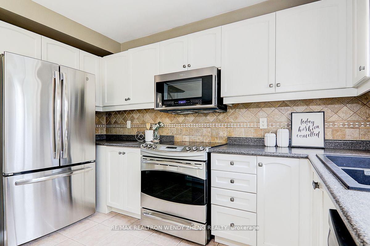 Photo 12 of 14 Valleypark Crescent, Brampton, Fletcher's Meadow — HOMEH