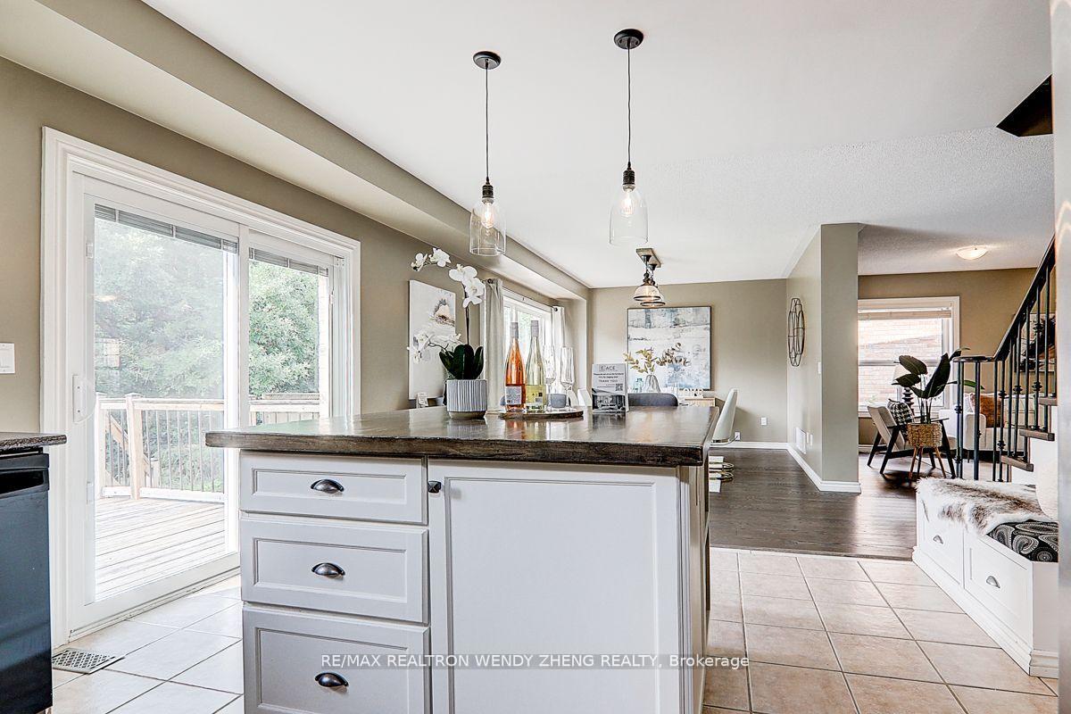 Photo 11 of 14 Valleypark Crescent, Brampton, Fletcher's Meadow — HOMEH