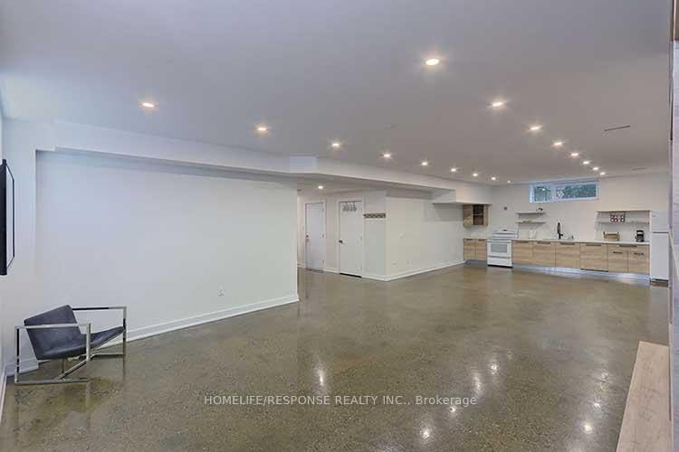 Photo 10 of Unit LOWER, 69 Tilden Crescent, Etobicoke, Humber Heights — HOMEH