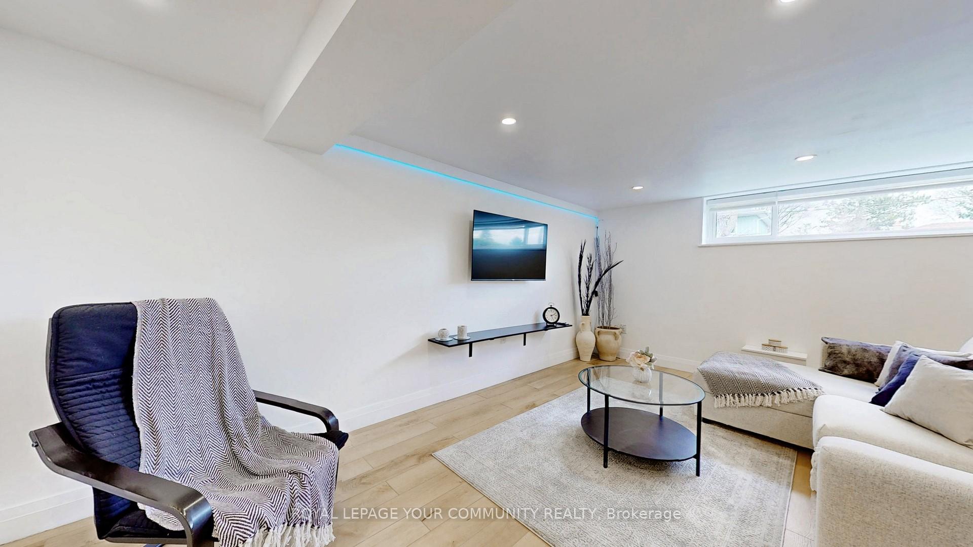 Photo 11 of Unit Lower, 24 Collins Crescent, Aurora, Aurora Heights — HOMEH