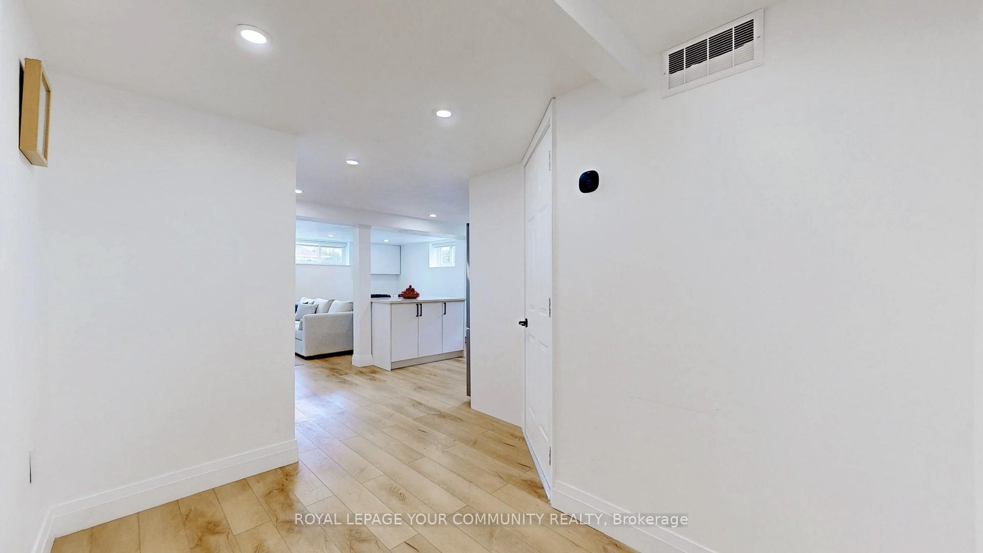 Photo 9 of Unit Lower, 24 Collins Crescent, Aurora, Aurora Heights — HOMEH