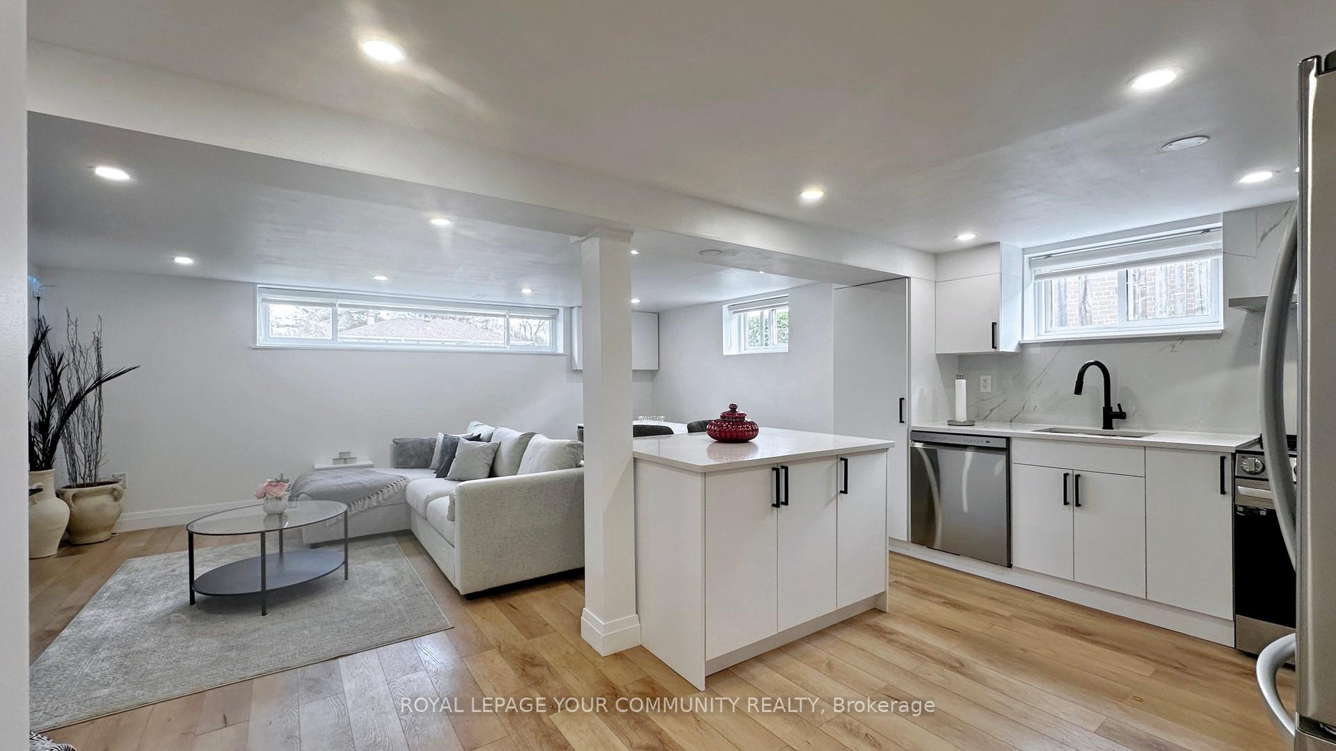 Photo 21 of Unit Lower, 24 Collins Crescent, Aurora, Aurora Heights — HOMEH