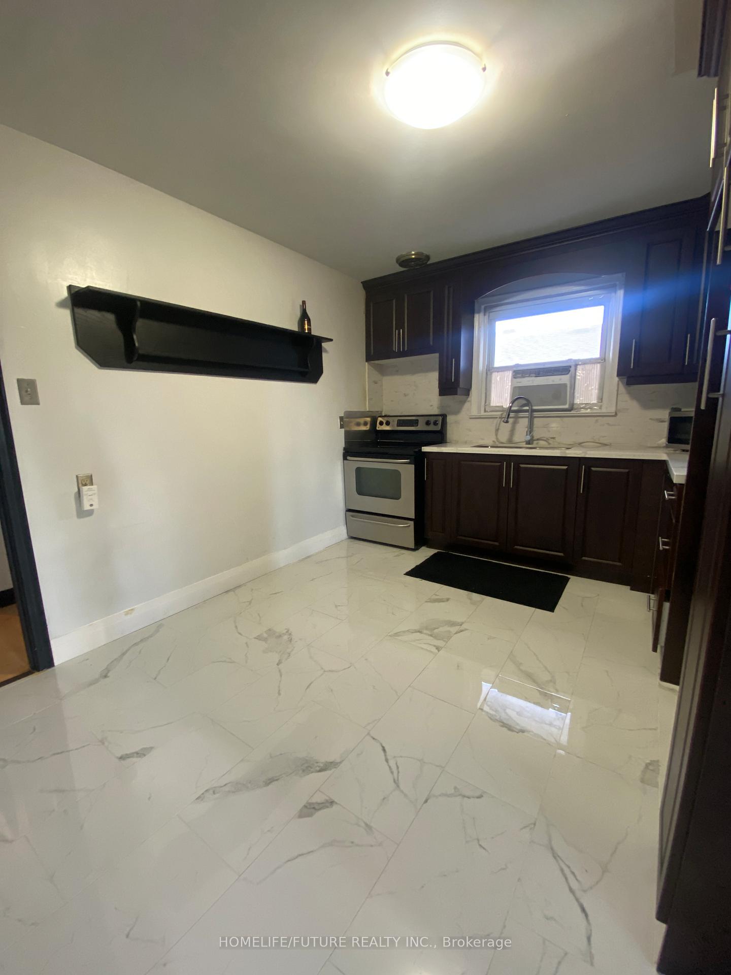 Photo 7 of Unit Main, 39 Sandra Street E, Oshawa, Farewell — HOMEH