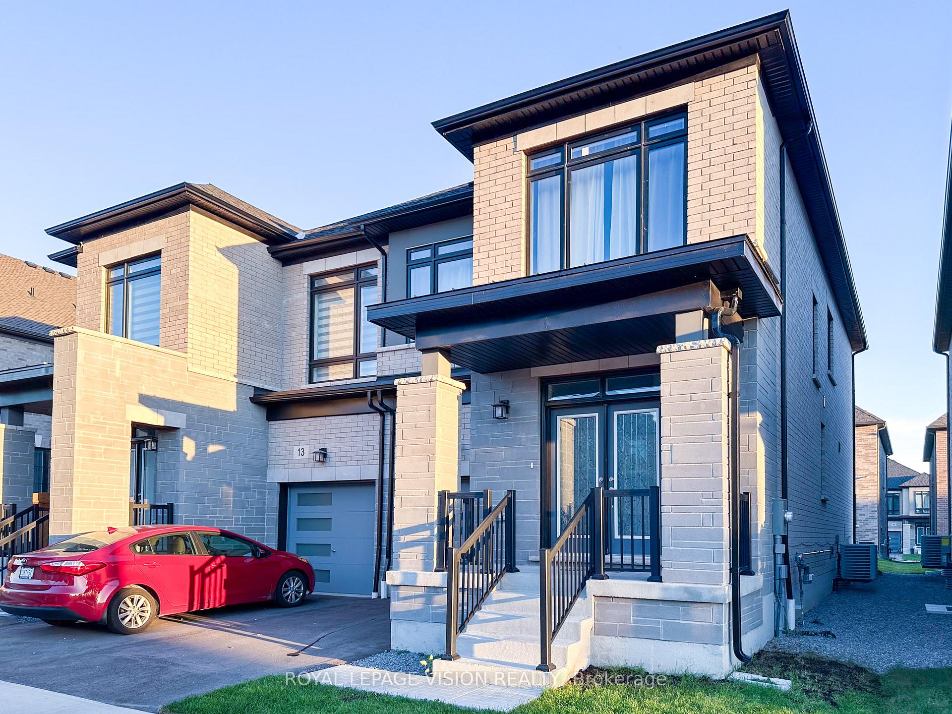 Photo 1 of 11 Waterfront Crescent, Whitby, Port Whitby — HOMEH