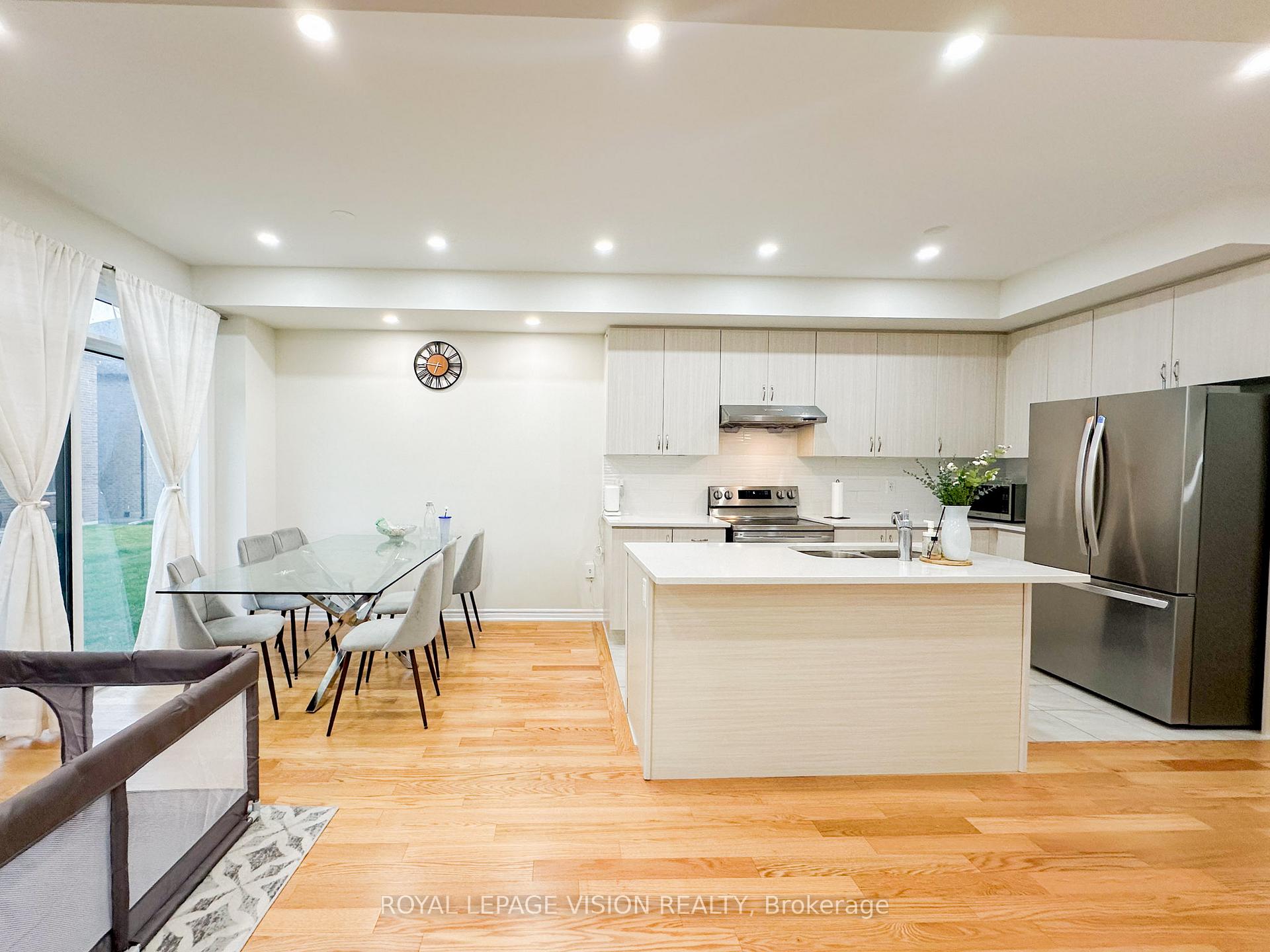 Photo 6 of 11 Waterfront Crescent, Whitby, Port Whitby — HOMEH