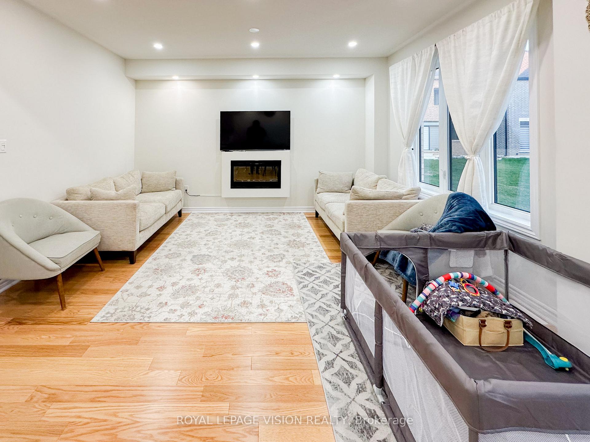 Photo 15 of 11 Waterfront Crescent, Whitby, Port Whitby — HOMEH