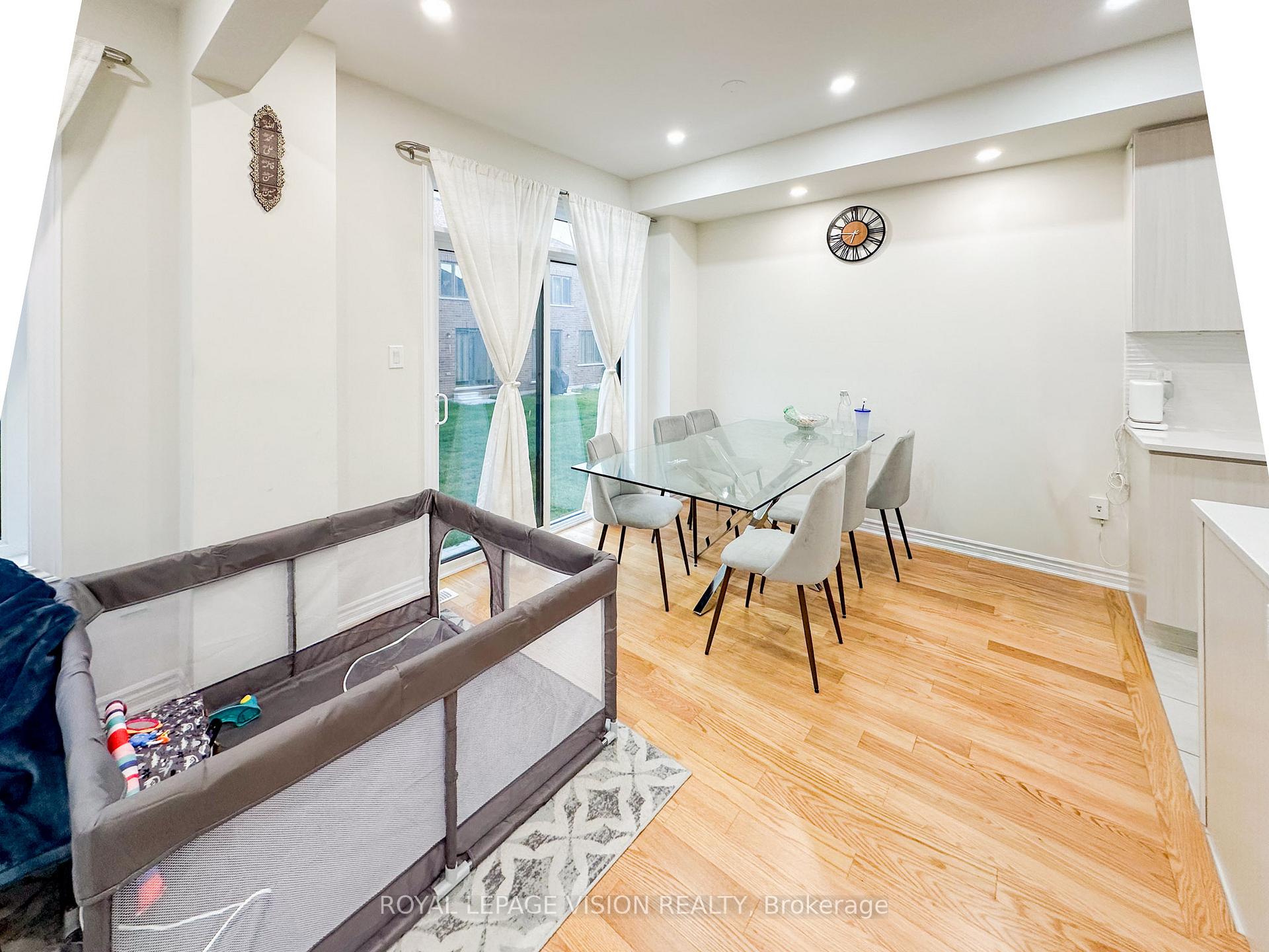 Photo 10 of 11 Waterfront Crescent, Whitby, Port Whitby — HOMEH