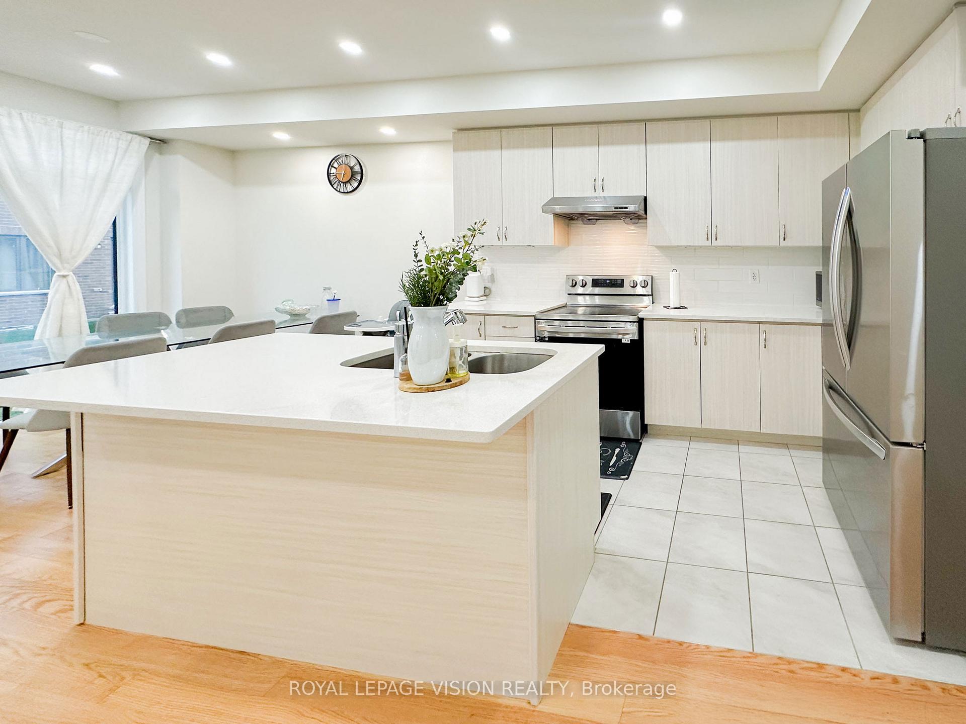 Photo 13 of 11 Waterfront Crescent, Whitby, Port Whitby — HOMEH