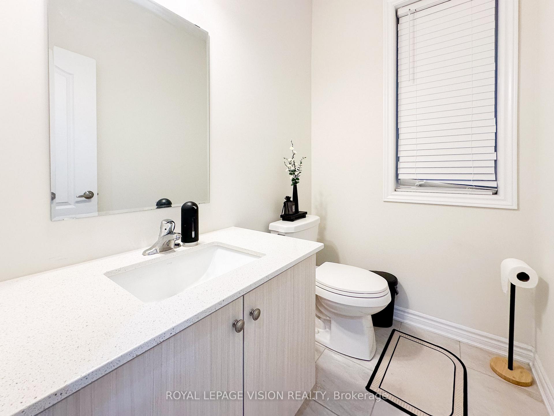 Photo 9 of 11 Waterfront Crescent, Whitby, Port Whitby — HOMEH