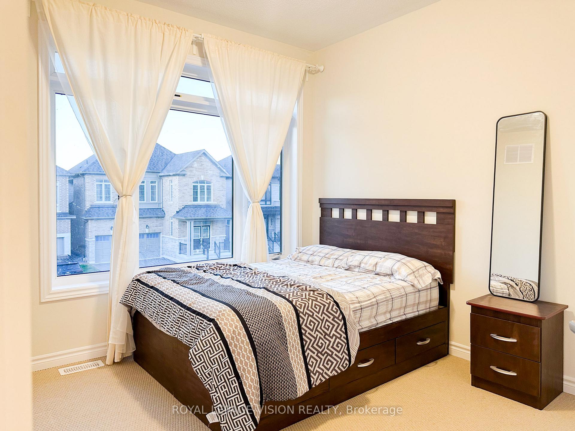 Photo 16 of 11 Waterfront Crescent, Whitby, Port Whitby — HOMEH