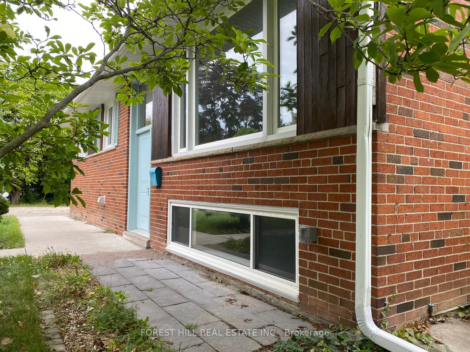 Photo 2 of Unit Upper, 1665 Kipling Avenue, Etobicoke, Kingsview Village-The Westway — HOMEH