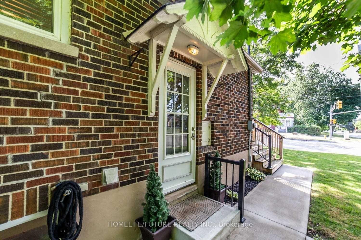 Front of 428 King Street E