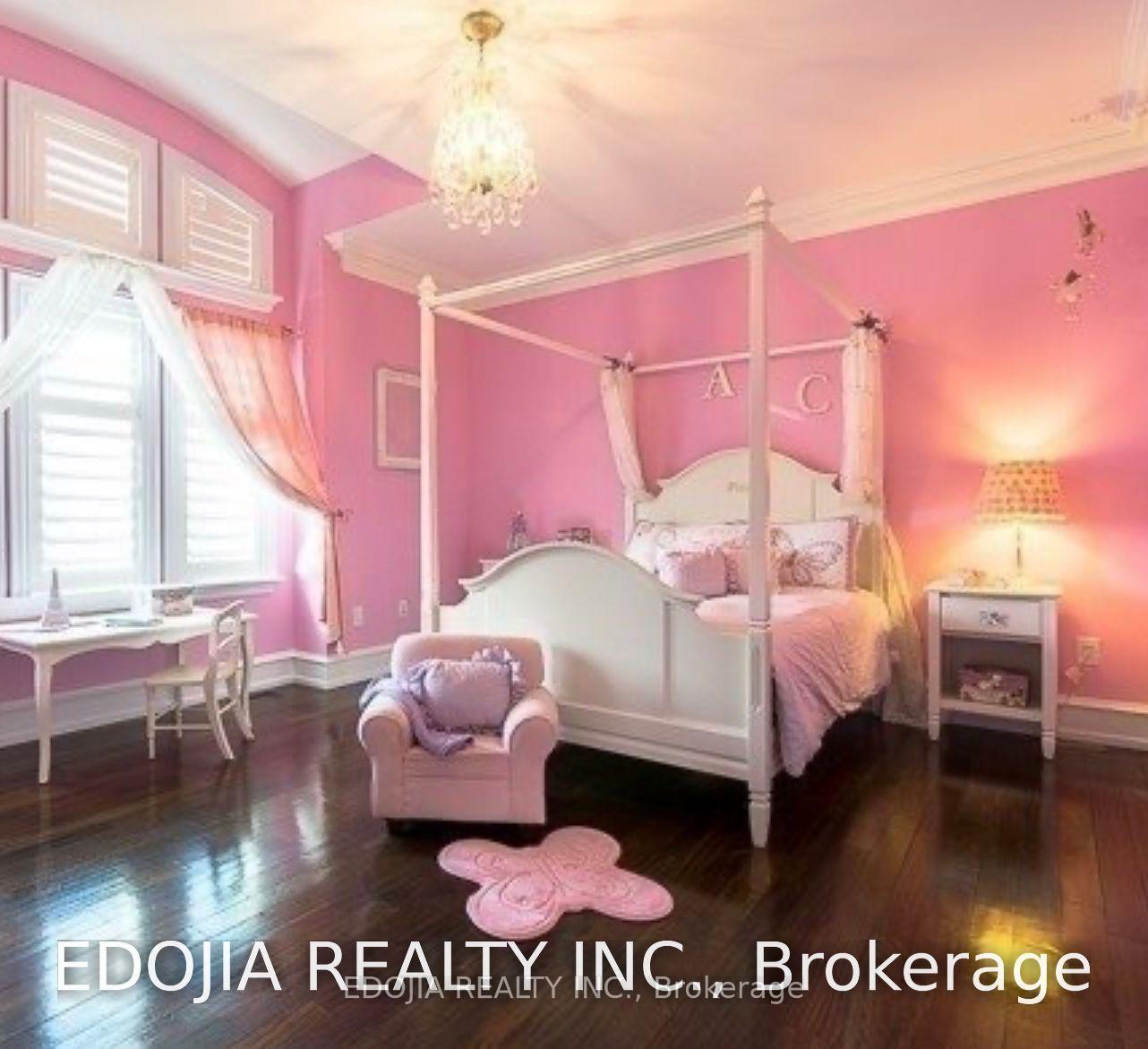 Photo 5 of 105 Shelbourne Drive, Vaughan, Vellore Village — HOMEH