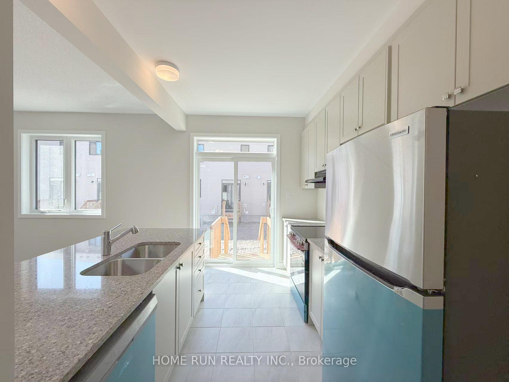 Photo 3 of 511 Brigatine Avenue, Ottawa, Stittsville (North) — HOMEH